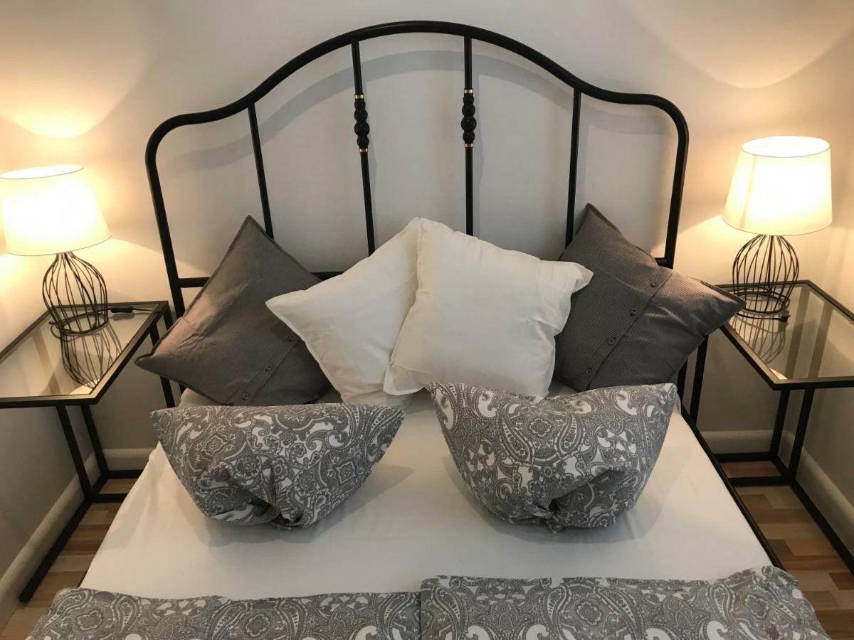 Stare Miasto Swietojerska 12 Apartman Varsó Kültér fotó