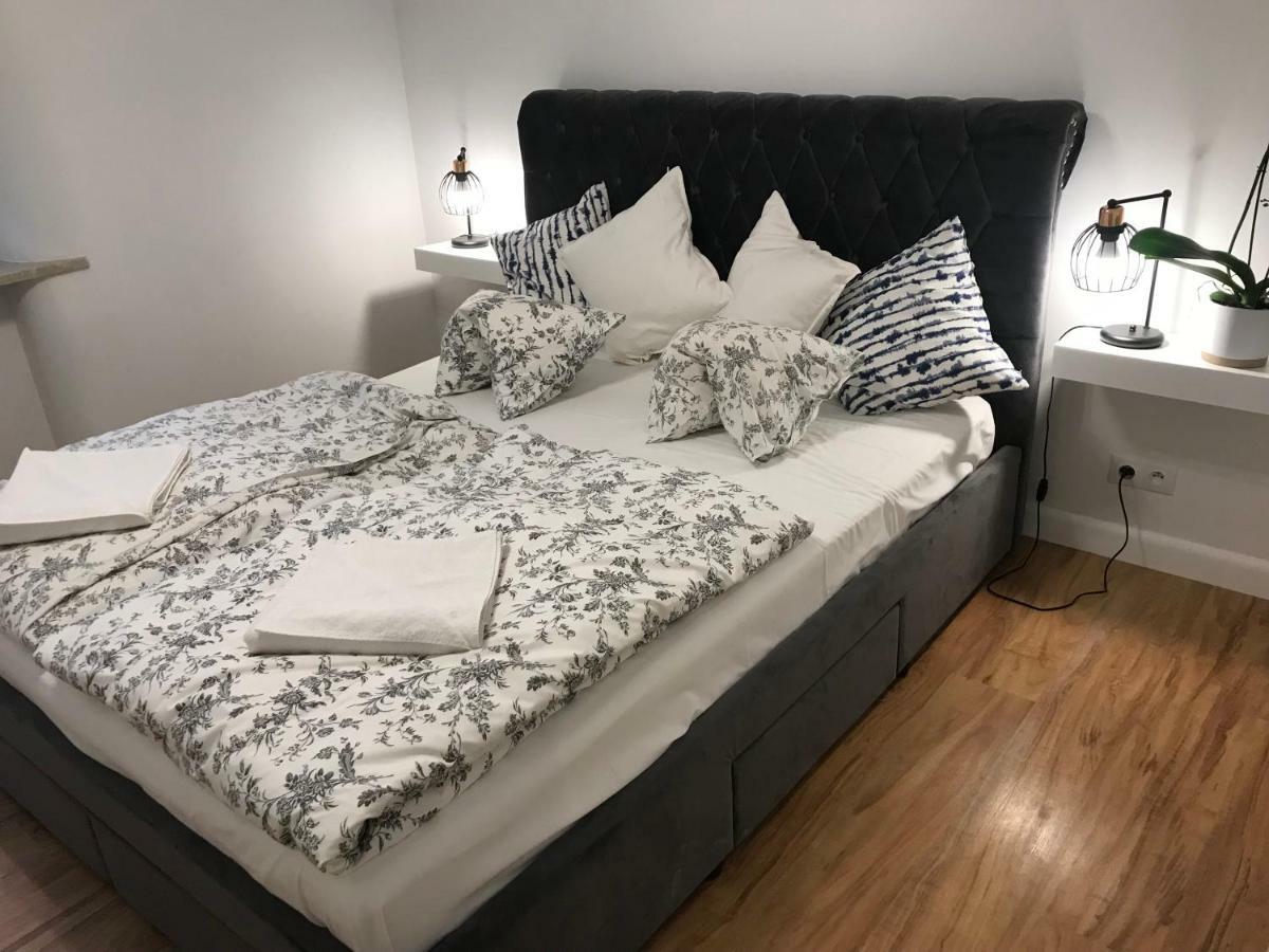 Stare Miasto Swietojerska 12 Apartman Varsó Kültér fotó